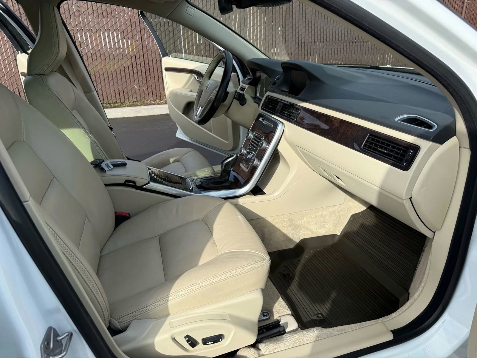 Used 2016 Volvo XC70 T5 Platinum image 13