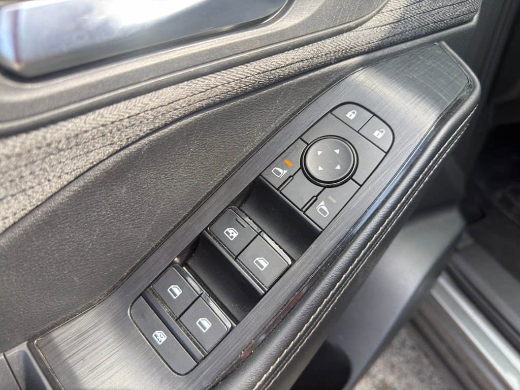 Used 2023 Nissan Rogue SV image 11