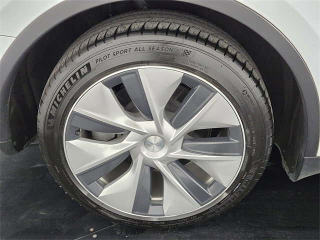 Used 2020 Tesla Model Y Long Range image 10