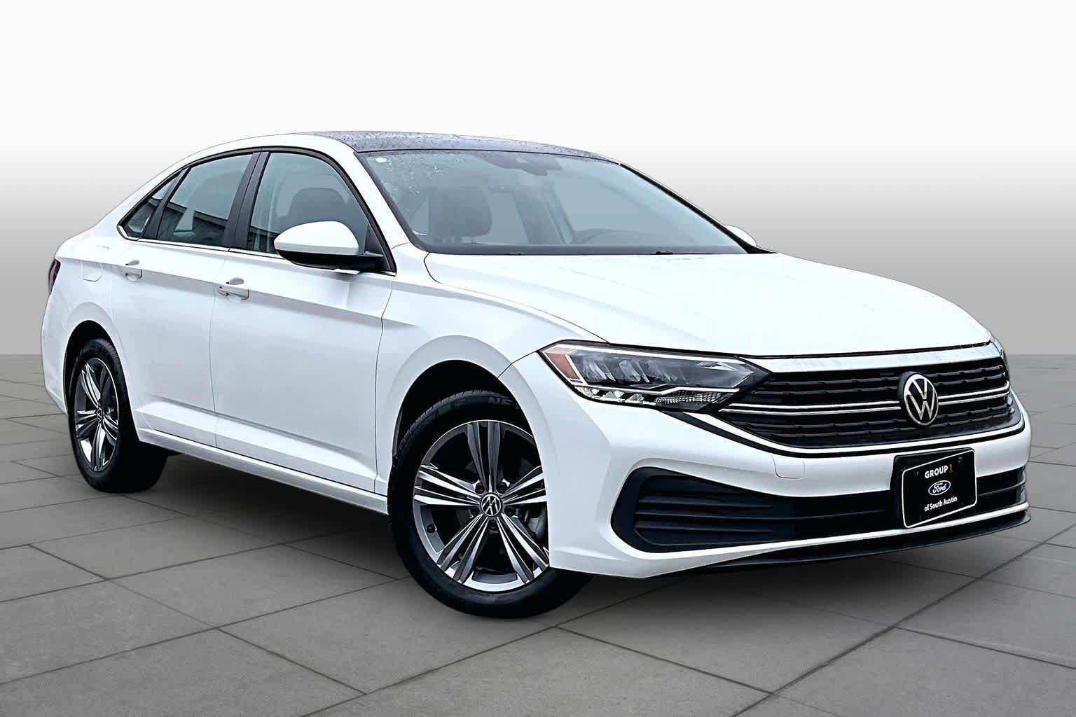 Used 2023 Volkswagen Jetta SE FWD image 2