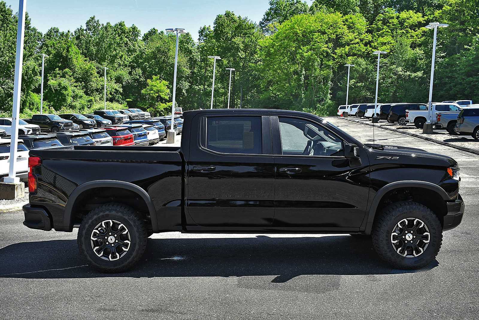 New 2026 Chevrolet Silverado 1500 ZR2 w/ LPO, Dark Essentials Package AWD/4WD image 6