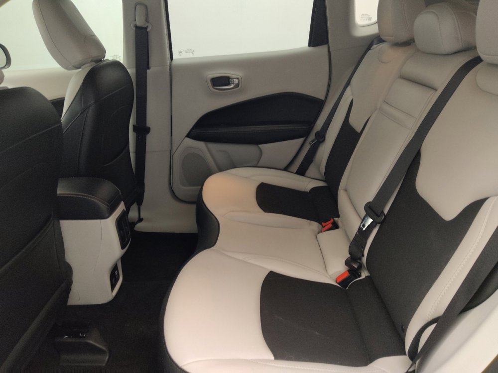 Used 2019 Jeep Compass Latitude w/ Popular Equipment Group FWD image 18