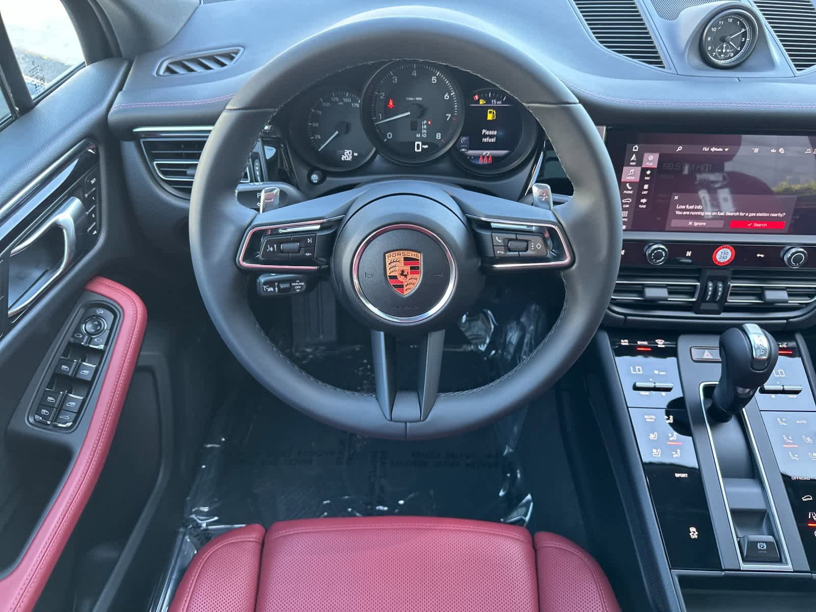 New 2026 Porsche Macan AWD/4WD image 15