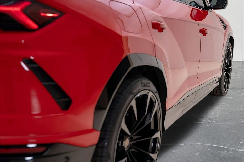 Used 2022 Lamborghini Urus image 22