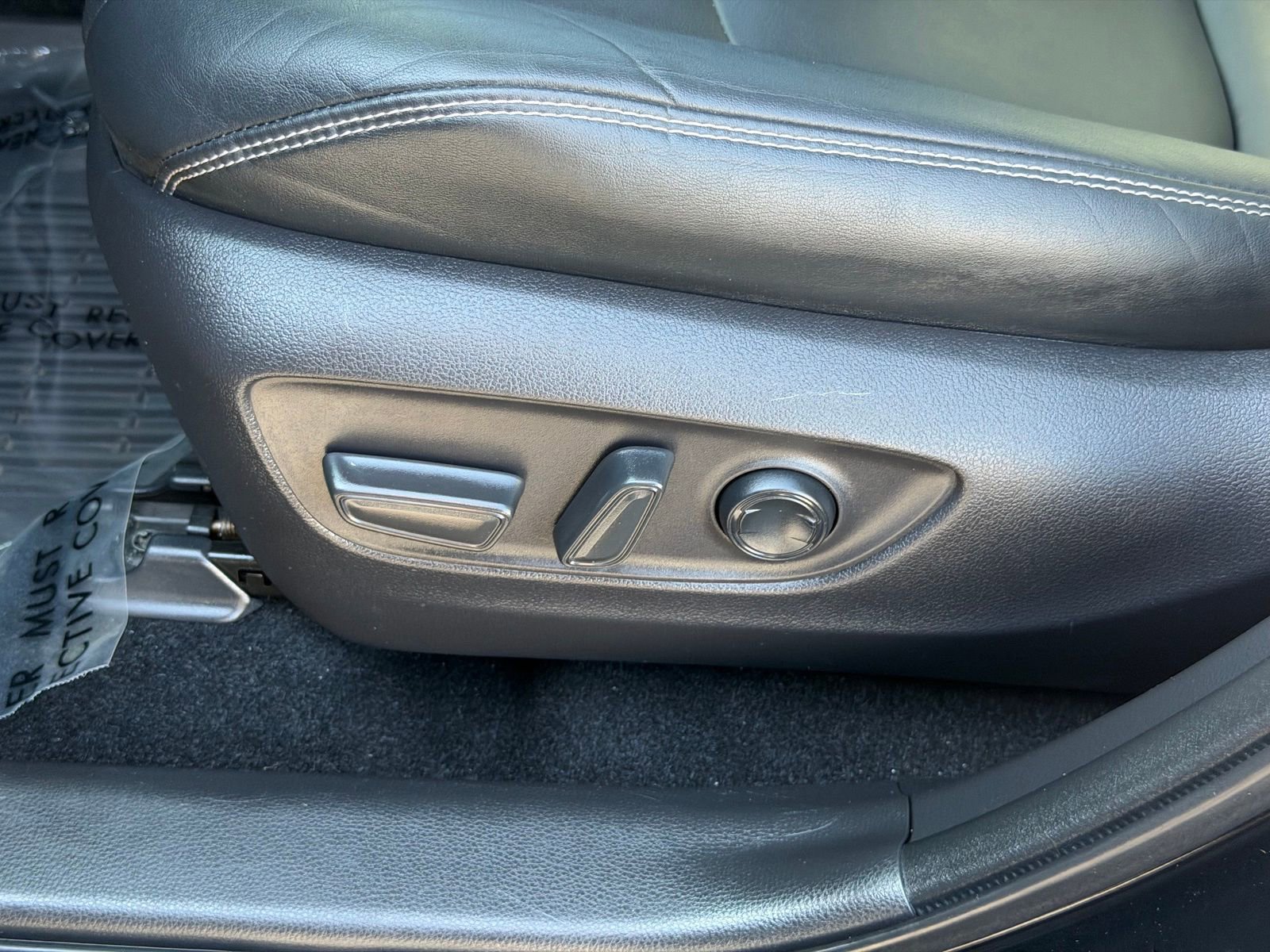 Used 2022 Toyota RAV4 XLE Premium image 16