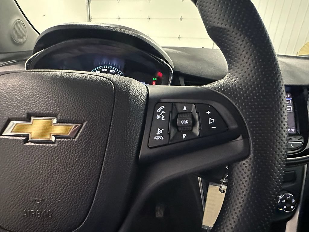 Used 2020 Chevrolet Trax LS FWD image 29