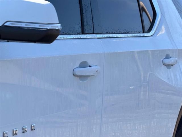 Used 2023 Chevrolet Traverse LT w/ LPO, Floor Liner Package image 7