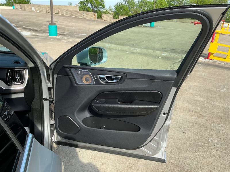 Used 2018 Volvo XC60 T8 Inscription w/ Advanced Package AWD/4WD image 31