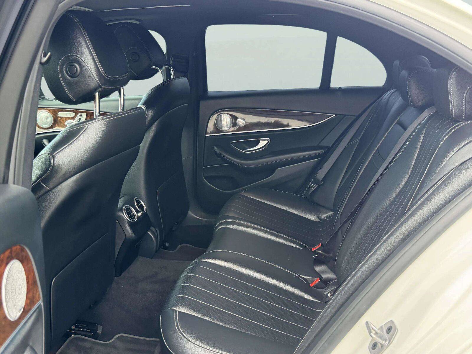 Used 2020 Mercedes-Benz E 350 4MATIC Sedan image 32