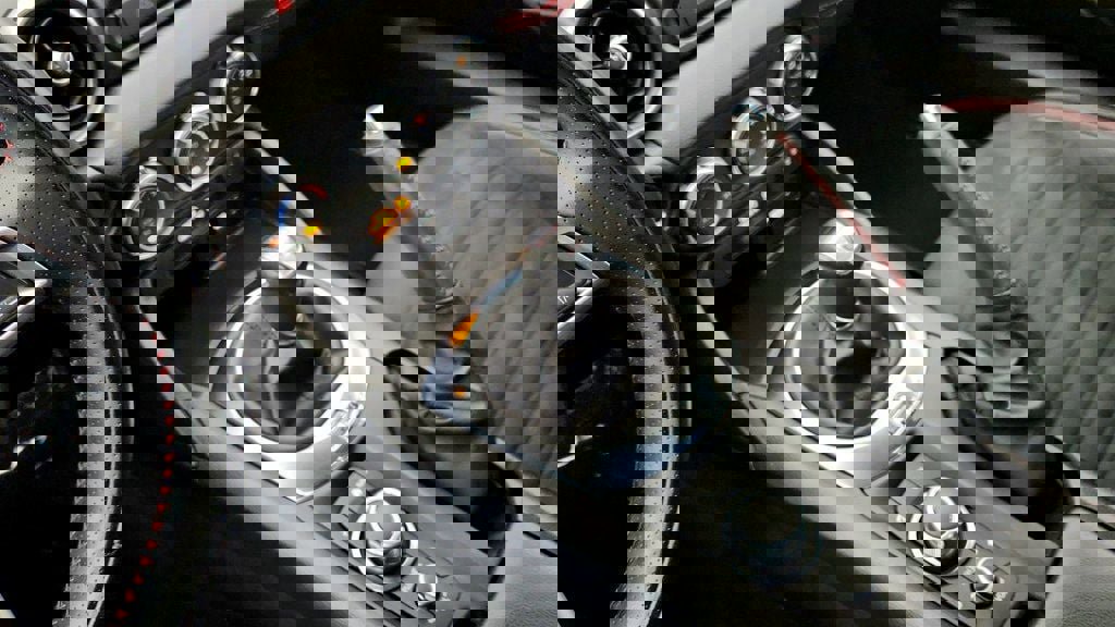 Used 2018 FIAT 124 Spider Abarth w/ Navigation & Sound Group image 17