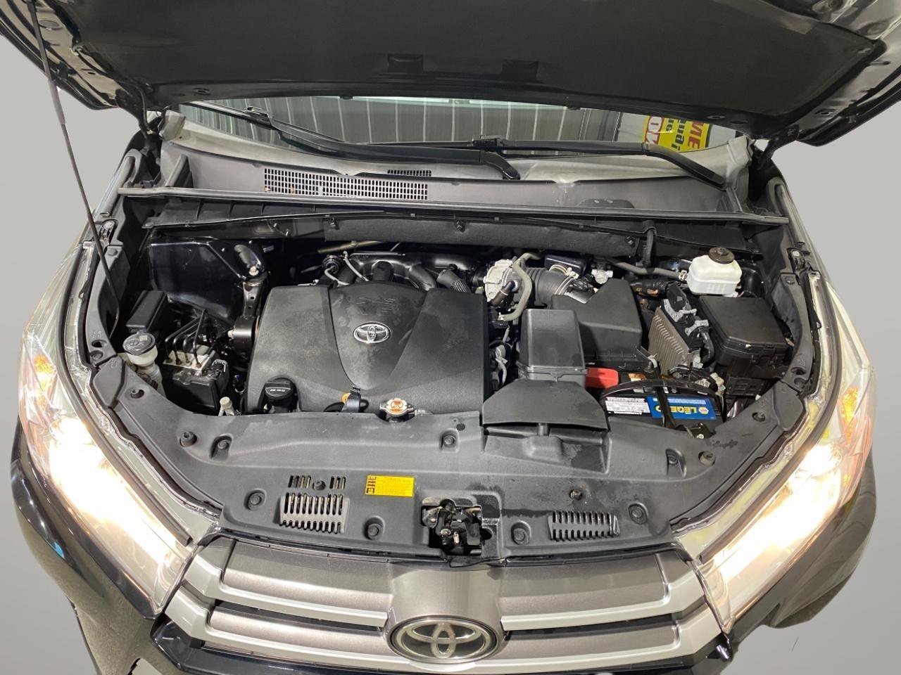 Used 2019 Toyota Highlander XLE AWD/4WD image 31