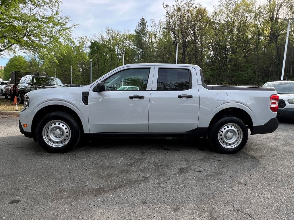 Used 2025 Ford Maverick XL image 3