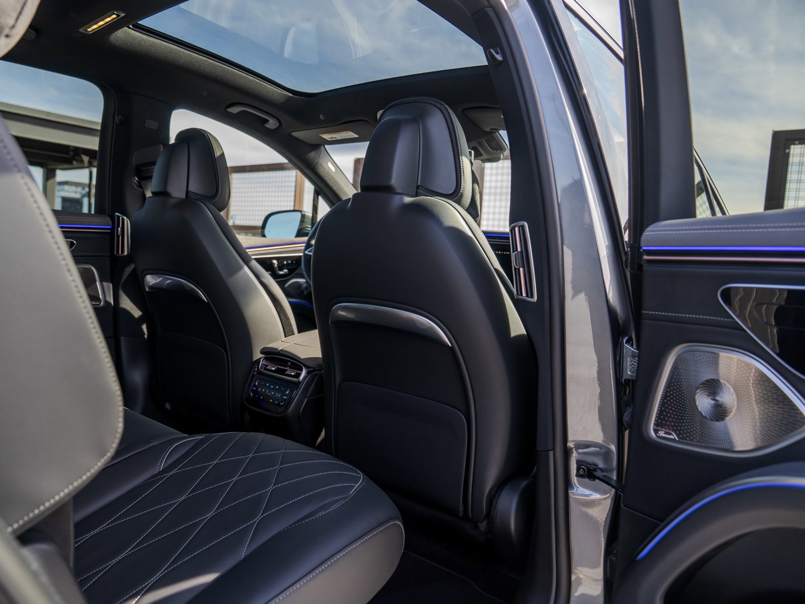 Used 2025 Mercedes-Benz EQS 580 4MATIC SUV image 26