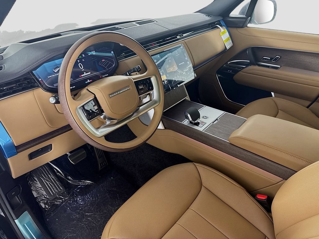 Used 2025 Land Rover Range Rover Long Wheelbase SE AWD/4WD image 9