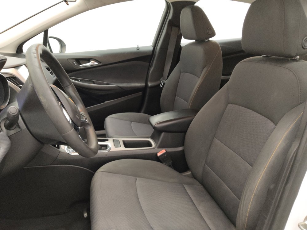 Used 2018 Chevrolet Cruze LS FWD image 17