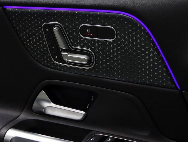 New 2025 Mercedes-Benz GLB 250 4MATIC image 24