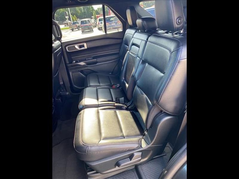 Used 2020 Ford Explorer XLT w/ Equipment Group 202A image 10