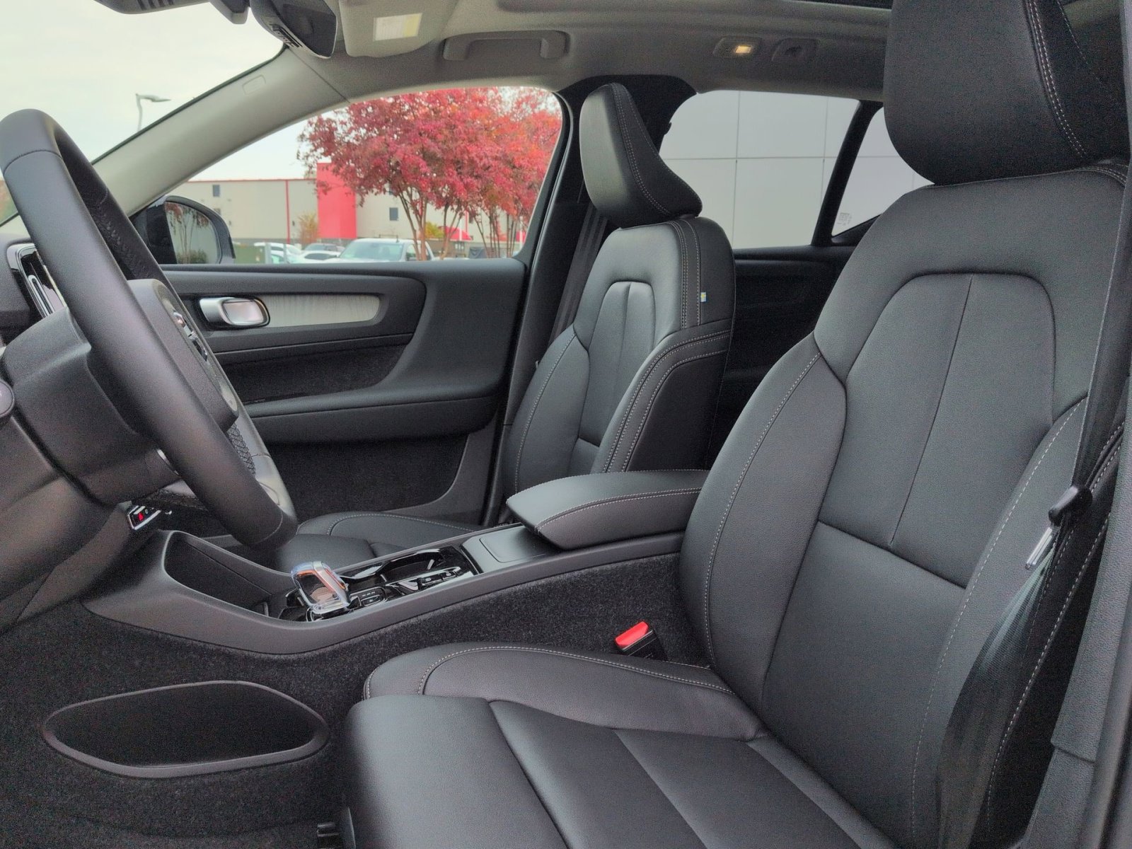 New 2026 Volvo XC40 B5 Plus w/ Protection Package Premier image 13