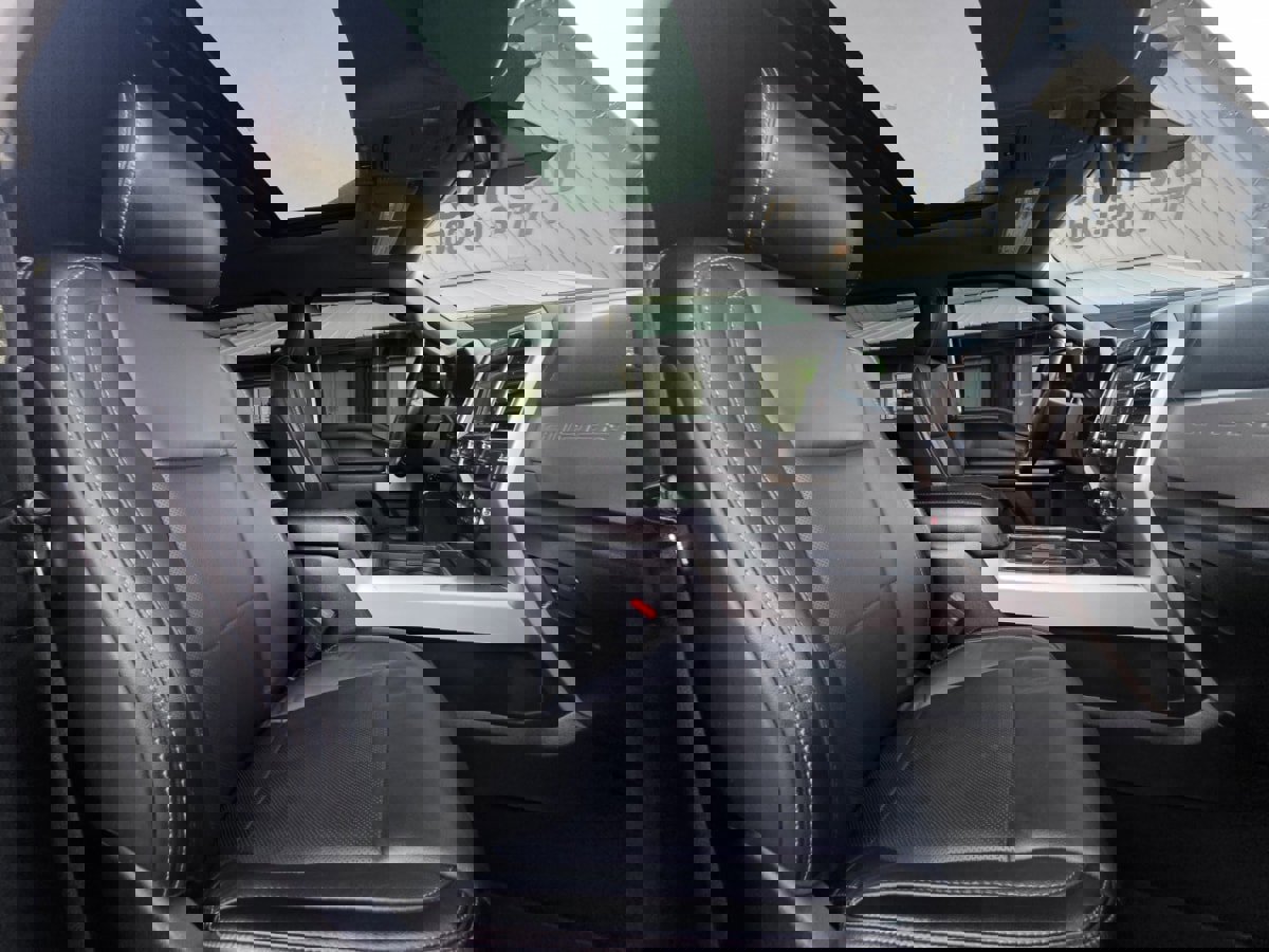 Used 2019 Ford F350 Lariat w/ Lariat Ultimate Package image 13