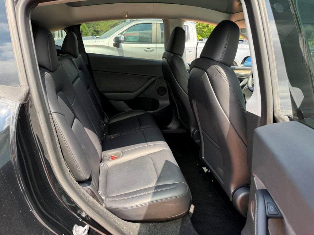 Used 2023 Tesla Model Y Long Range AWD/4WD image 18