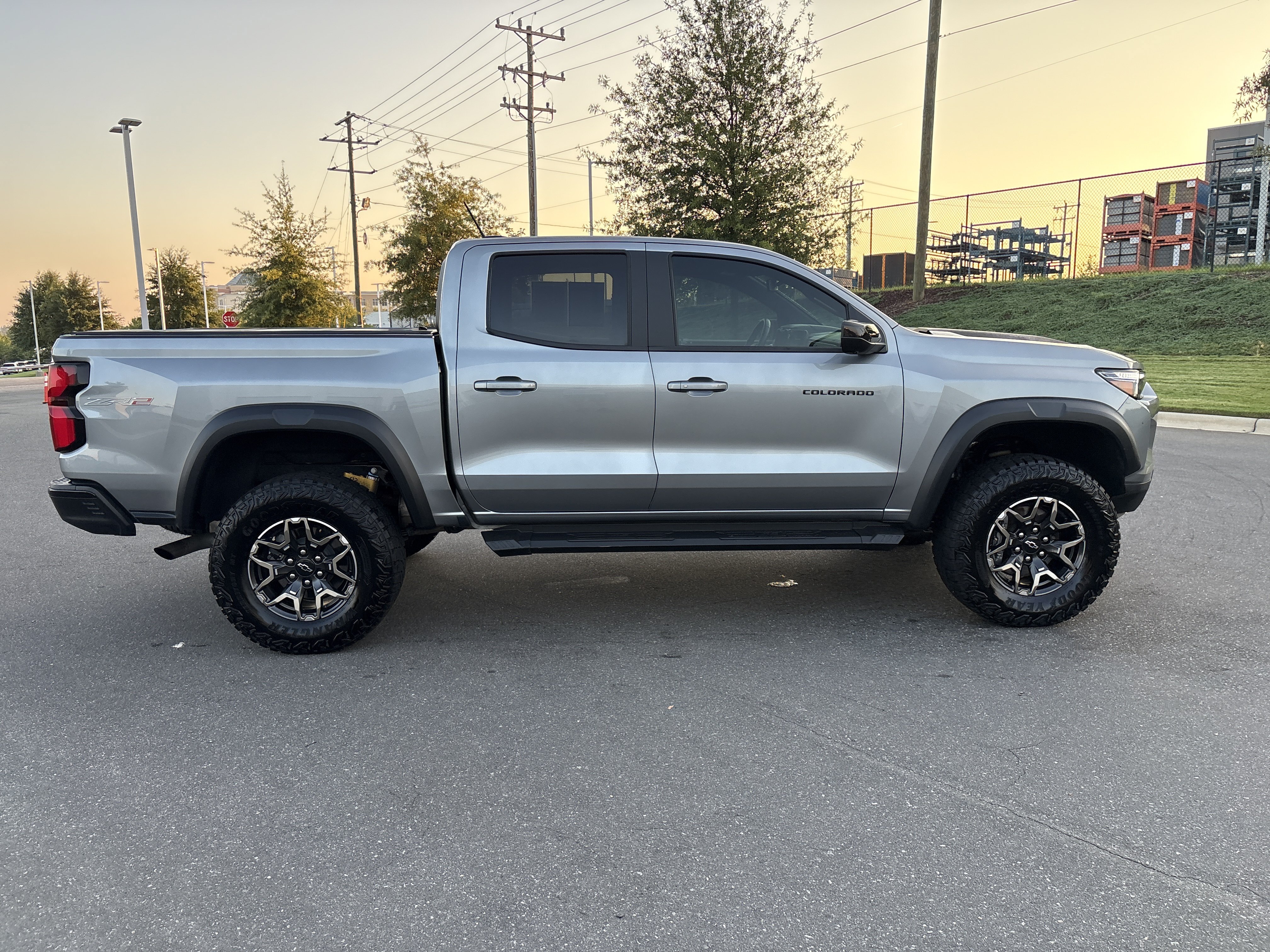 Used 2023 Chevrolet Colorado ZR2 w/ ZR2 Convenience Package III AWD/4WD image 10