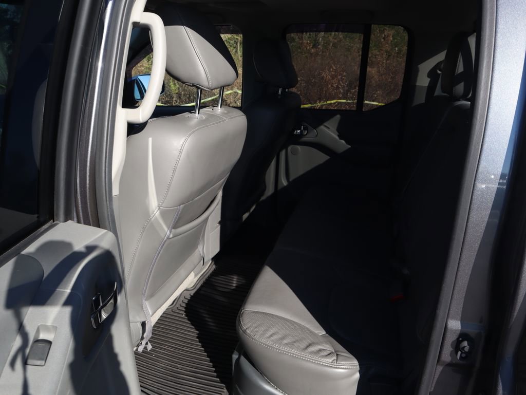 Used 2016 Nissan Frontier SL w/ Moonroof Package image 11