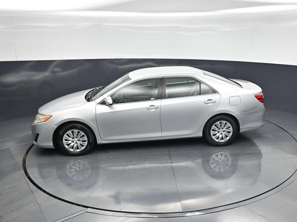 Used 2014 Toyota Camry LE FWD image 36