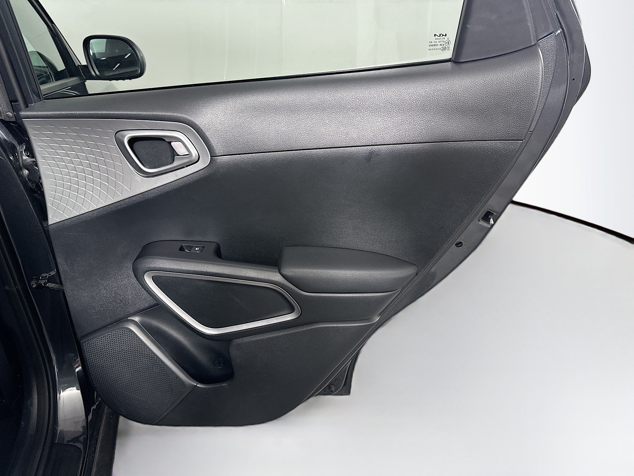 Used 2025 Kia Soul LX w/ LX Technology Package FWD image 28