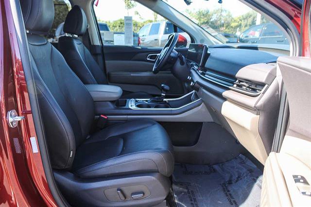 Used 2025 Kia Carnival SX image 16