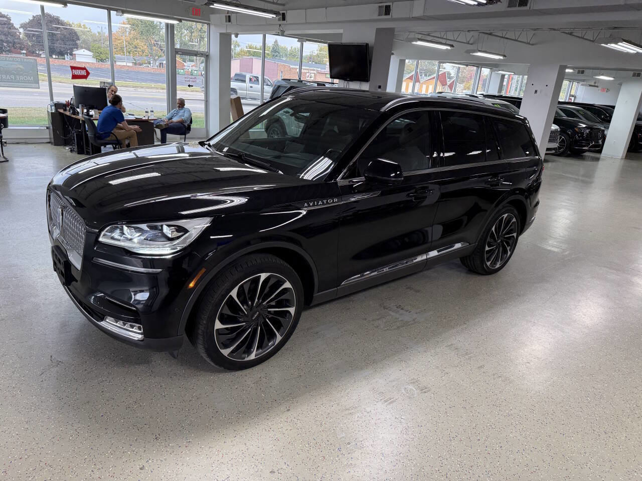 Used 2020 Lincoln Aviator Reserve w/ Equipment Group 202A image 4