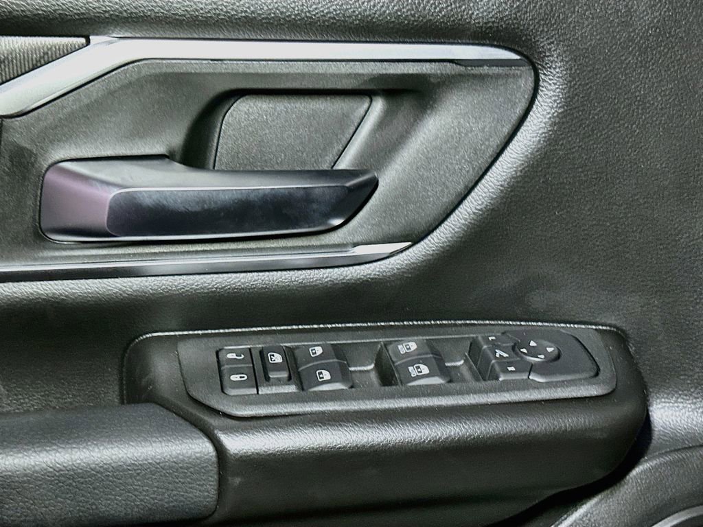 New 2026 RAM 1500 4x4 Crew Cab image 12