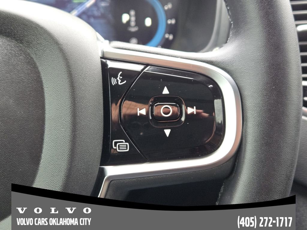 Certified 2023 Volvo XC90 B6 Ultimate w/ Protection Package Premier image 28