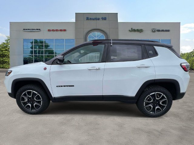 New 2026 Jeep Compass Trailhawk AWD/4WD image 2