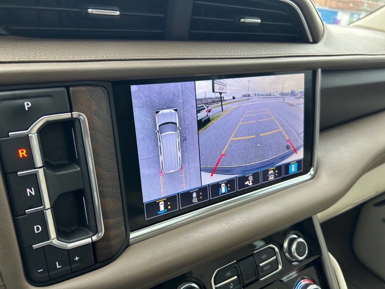 Used 2021 GMC Yukon Denali image 17