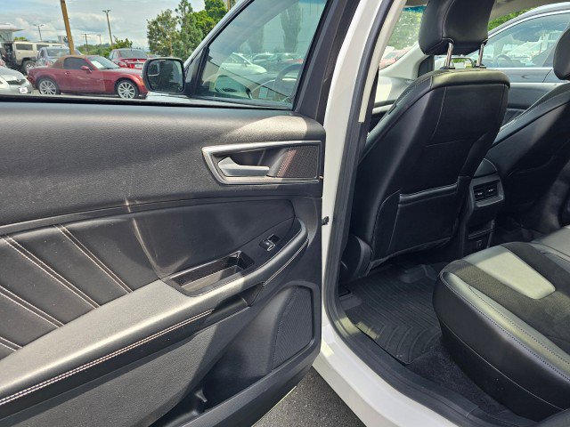 Used 2015 Ford Edge Sport image 18