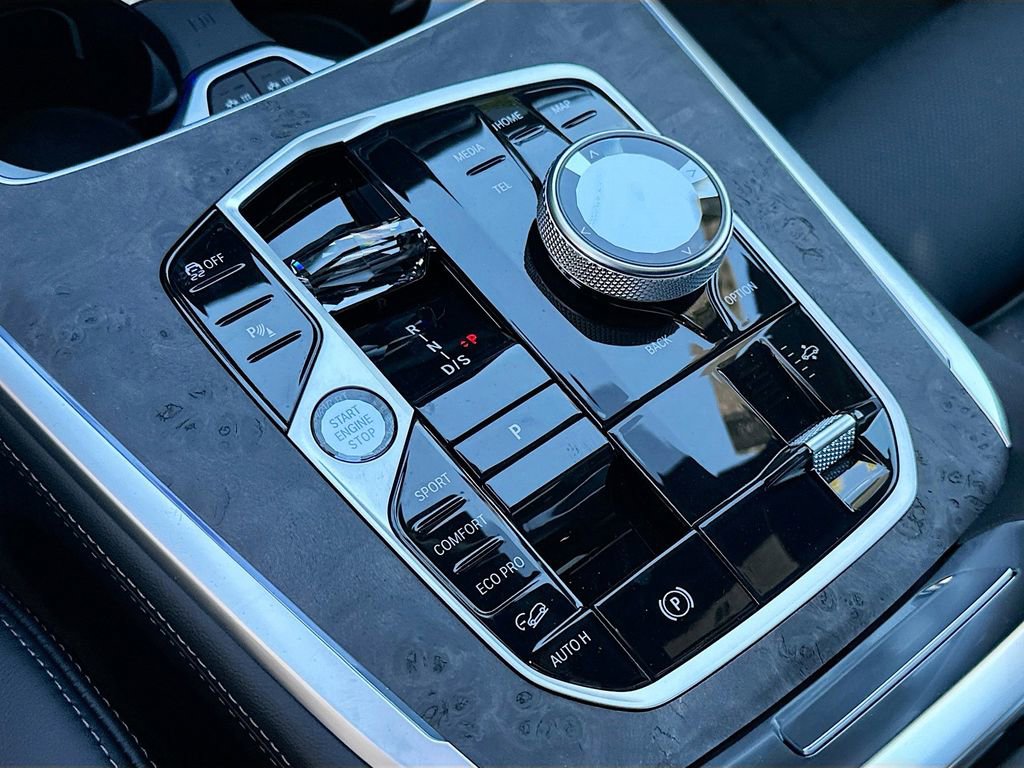 New 2026 BMW X7 M60i image 14