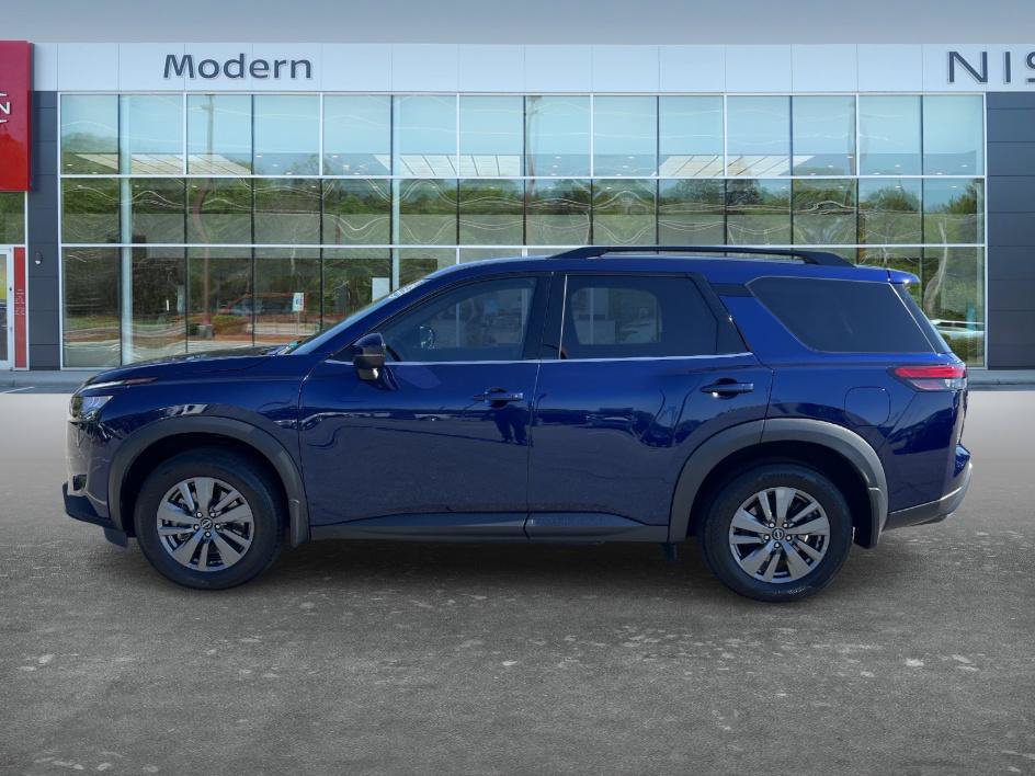Certified 2025 Nissan Pathfinder SV FWD image 8