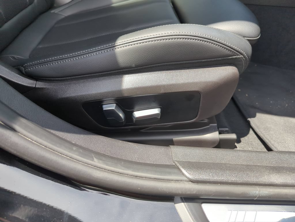 Used 2023 BMW 330e RWD image 38