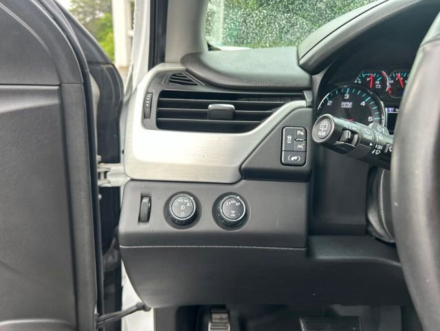 Used 2017 GMC Yukon XL SLT w/ Open Road Package AWD/4WD image 27