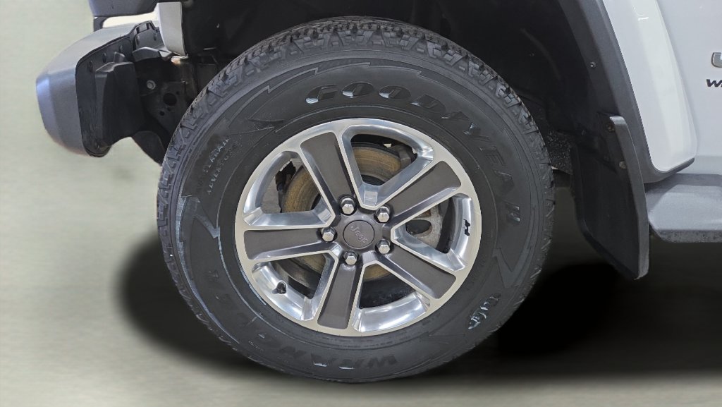 Used 2018 Jeep Wrangler Unlimited Sahara w/ Safetytec Group AWD/4WD image 29