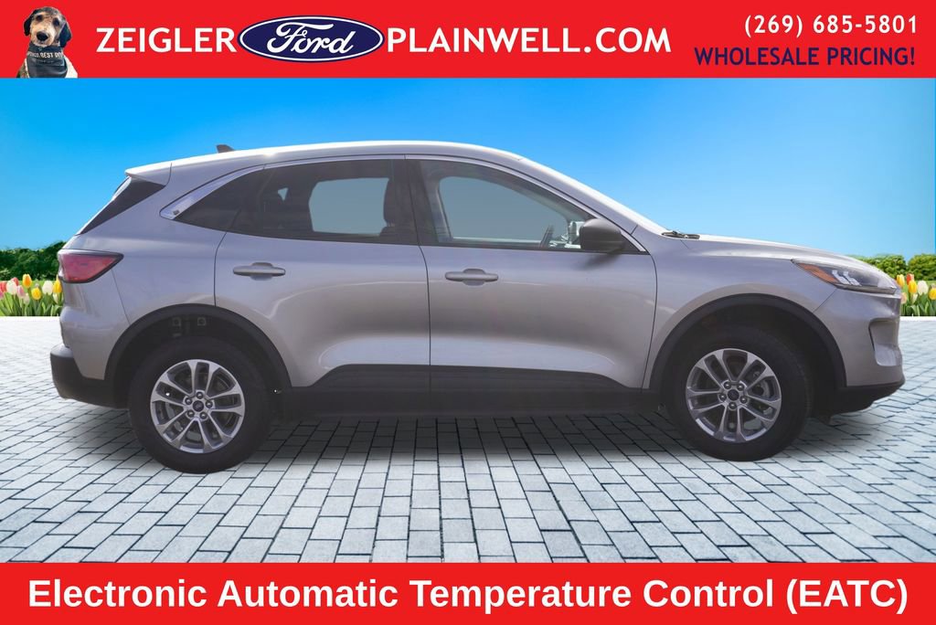 Used 2022 Ford Escape SE w/ Cold Weather Package image 6