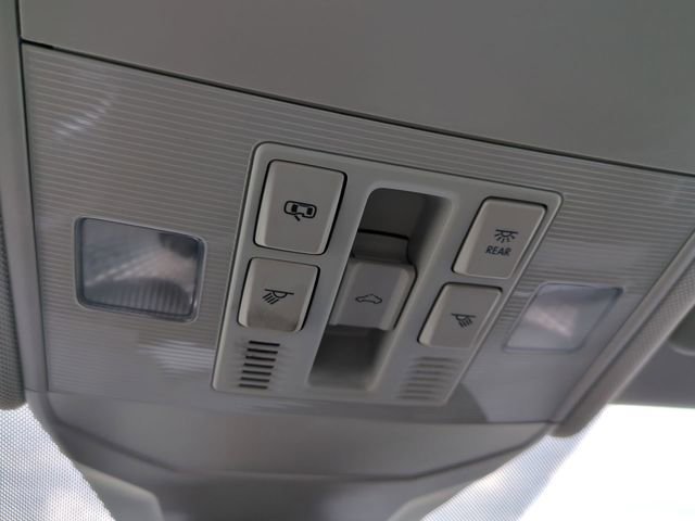 Used 2025 Volkswagen Jetta SE FWD image 23
