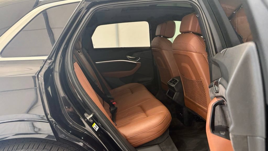 Used 2019 Audi e-tron Prestige AWD/4WD image 26