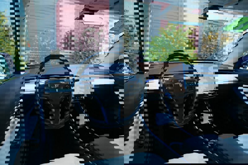 Used 2018 Tesla Model 3 Long Range image 11