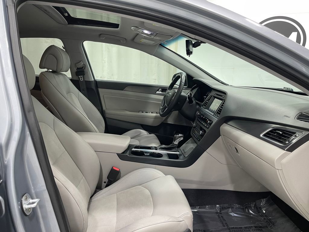 Used 2017 Hyundai Sonata Sport w/ Value Edition Package 02 image 31