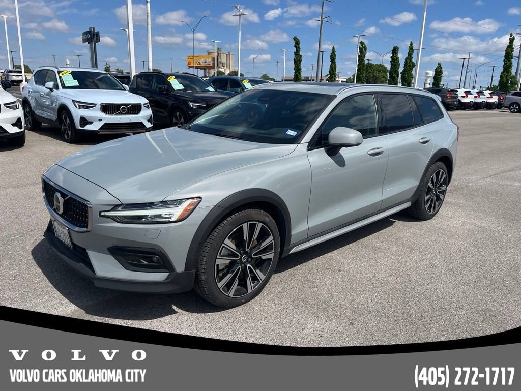 Used 2025 Volvo V60 B5 Cross Country Ultra