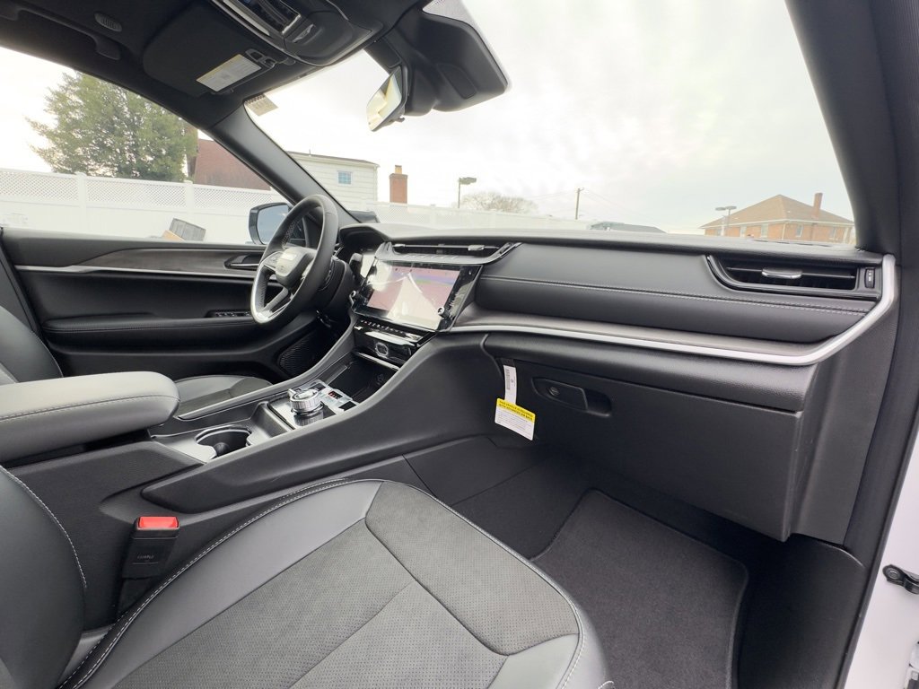 New 2026 Jeep Grand Cherokee Laredo image 19