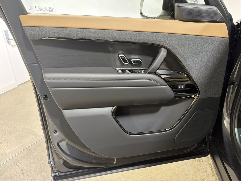 New 2026 Land Rover Range Rover Sport Dynamic SE image 9