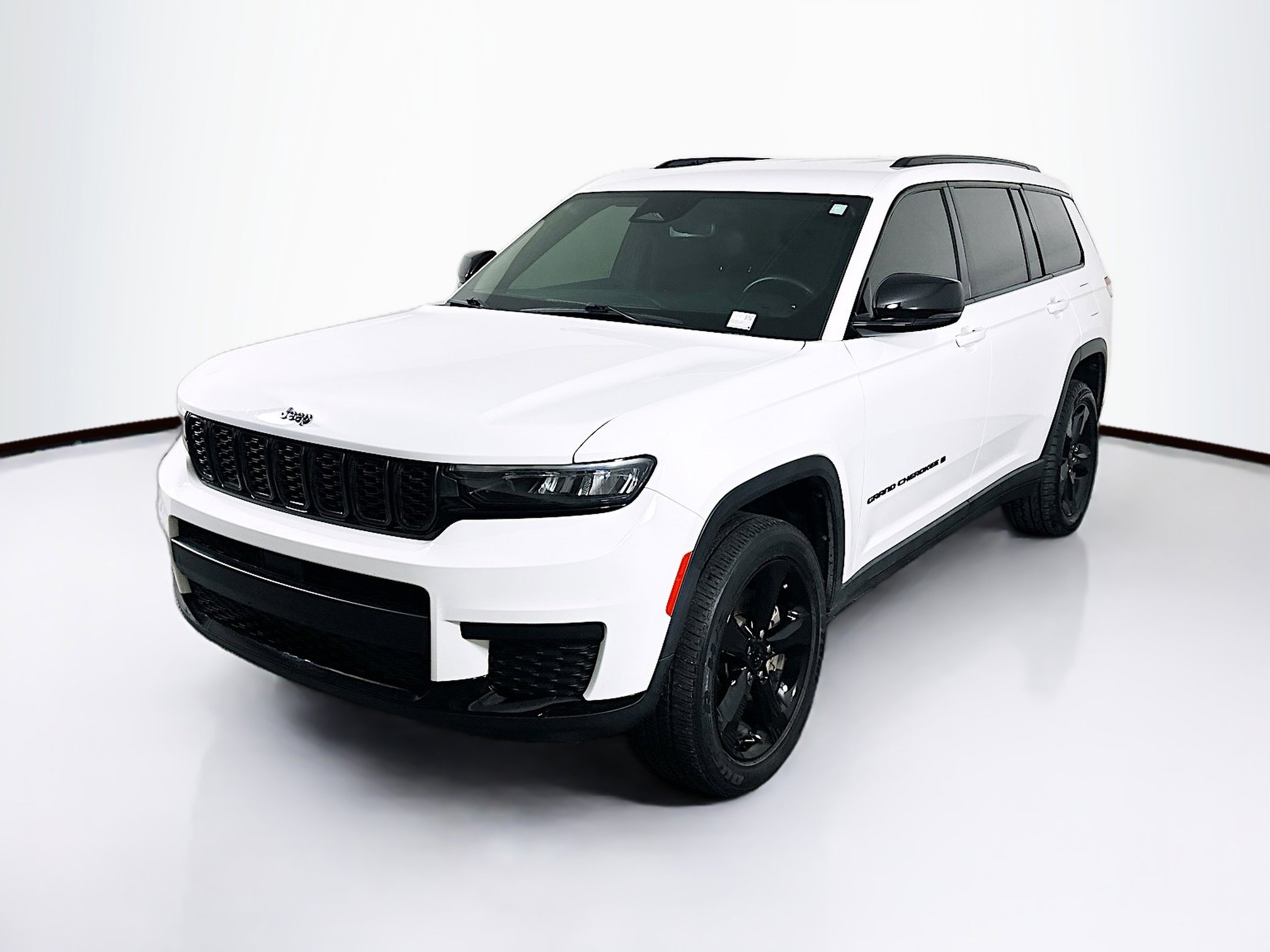 Used 2021 Jeep Grand Cherokee L Laredo RWD image 3
