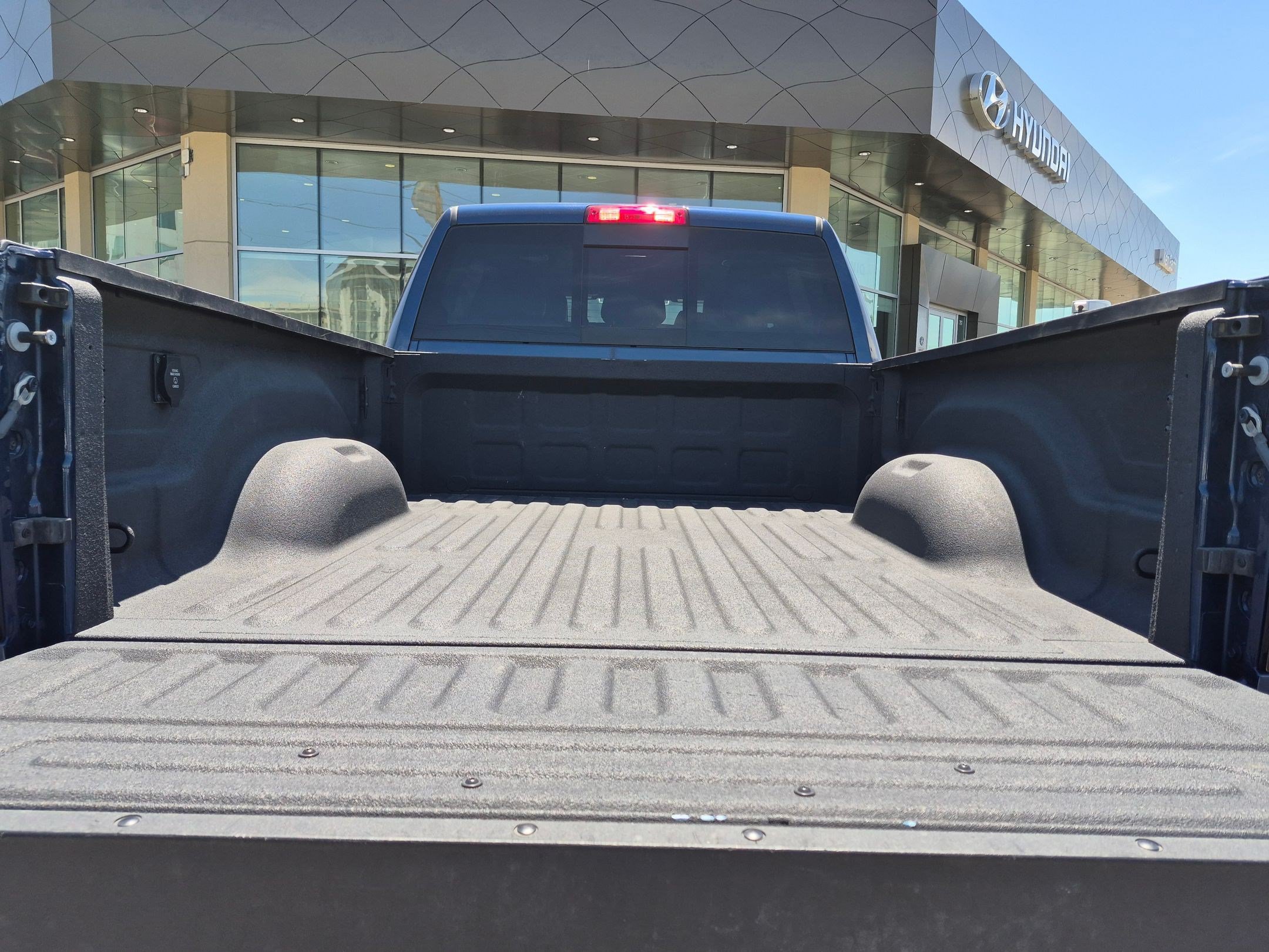 Used 2024 RAM 2500 Laramie w/ Night Edition AWD/4WD image 31